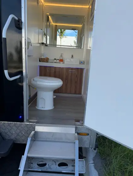 Another Beacon porta potty setup